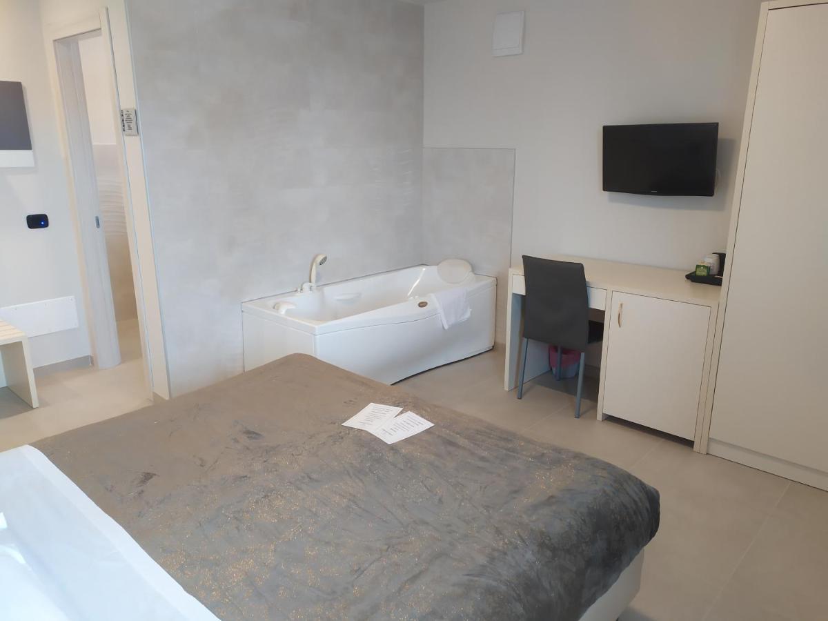 Garda Diamant Bed & Breakfast Desenzano del Garda Dış mekan fotoğraf